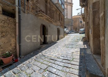 DSC00450.jpg - Casa indipendente Via Minciardi 38, Caltagirone - foto 5