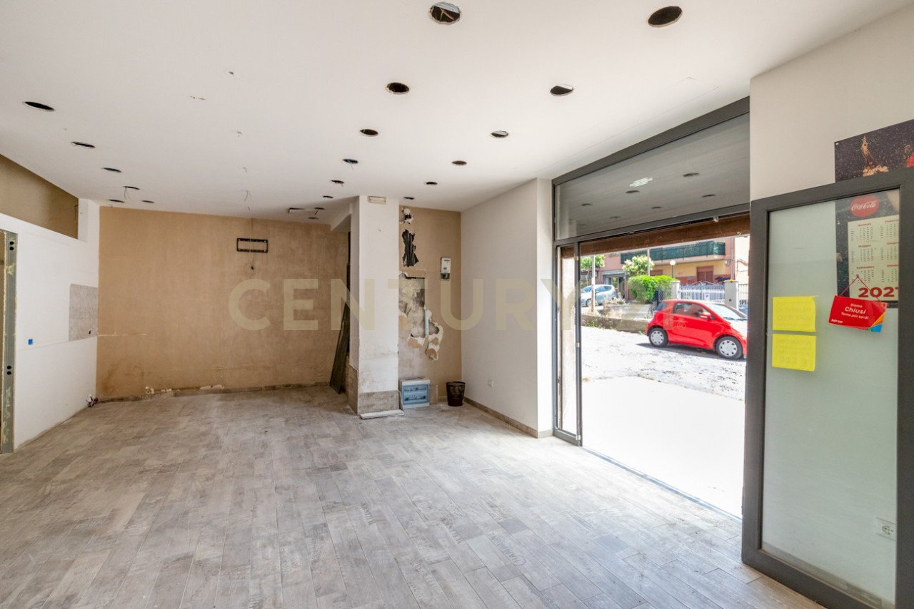 2022_06_2022062200239-650599-4.jpg - Commercial Premises Via Tiziano 10, Gravina di Catania - photo 3