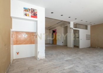 2022_06_2022062200245-650599-7.jpg - Locale Commerciale Via Tiziano 10, Gravina di Catania - foto 6