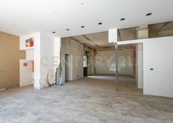 2022_06_2022062200249-650599-9.jpg - Locale Commerciale Via Tiziano 10, Gravina di Catania - foto 8