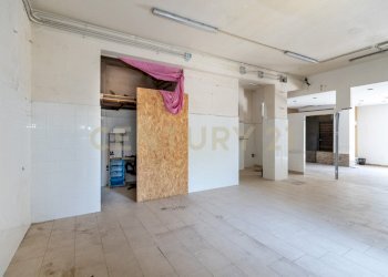 2022_06_2022062200300-650599-15.jpg - Locale Commerciale Via Tiziano 10, Gravina di Catania - foto 14