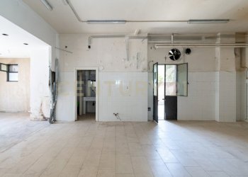 2022_06_2022062200305-650599-18.jpg - Locale Commerciale Via Tiziano 10, Gravina di Catania - foto 17