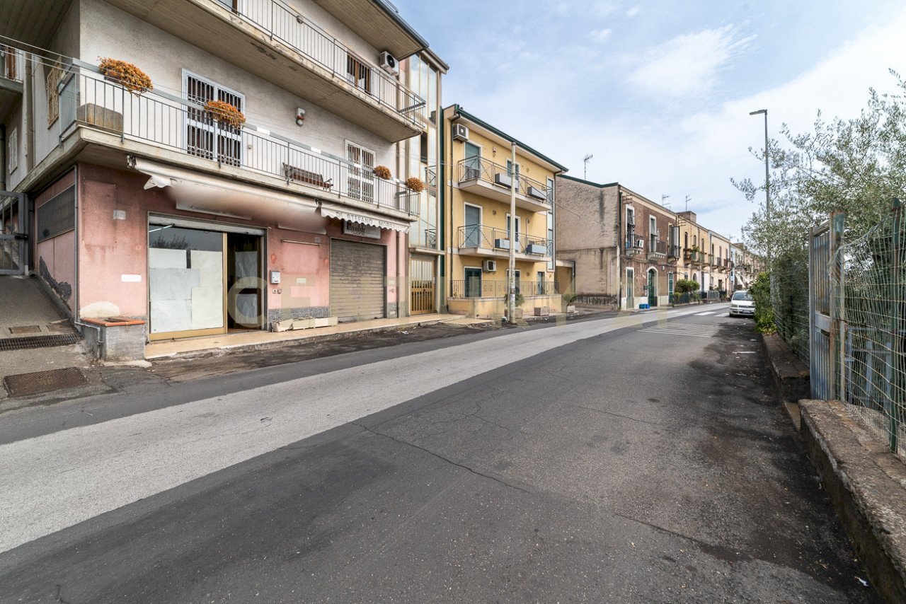 2024_09_20240904145959-883721-1.jpg - Locale Commerciale Via Tripoli 185, Aci Castello - foto 1