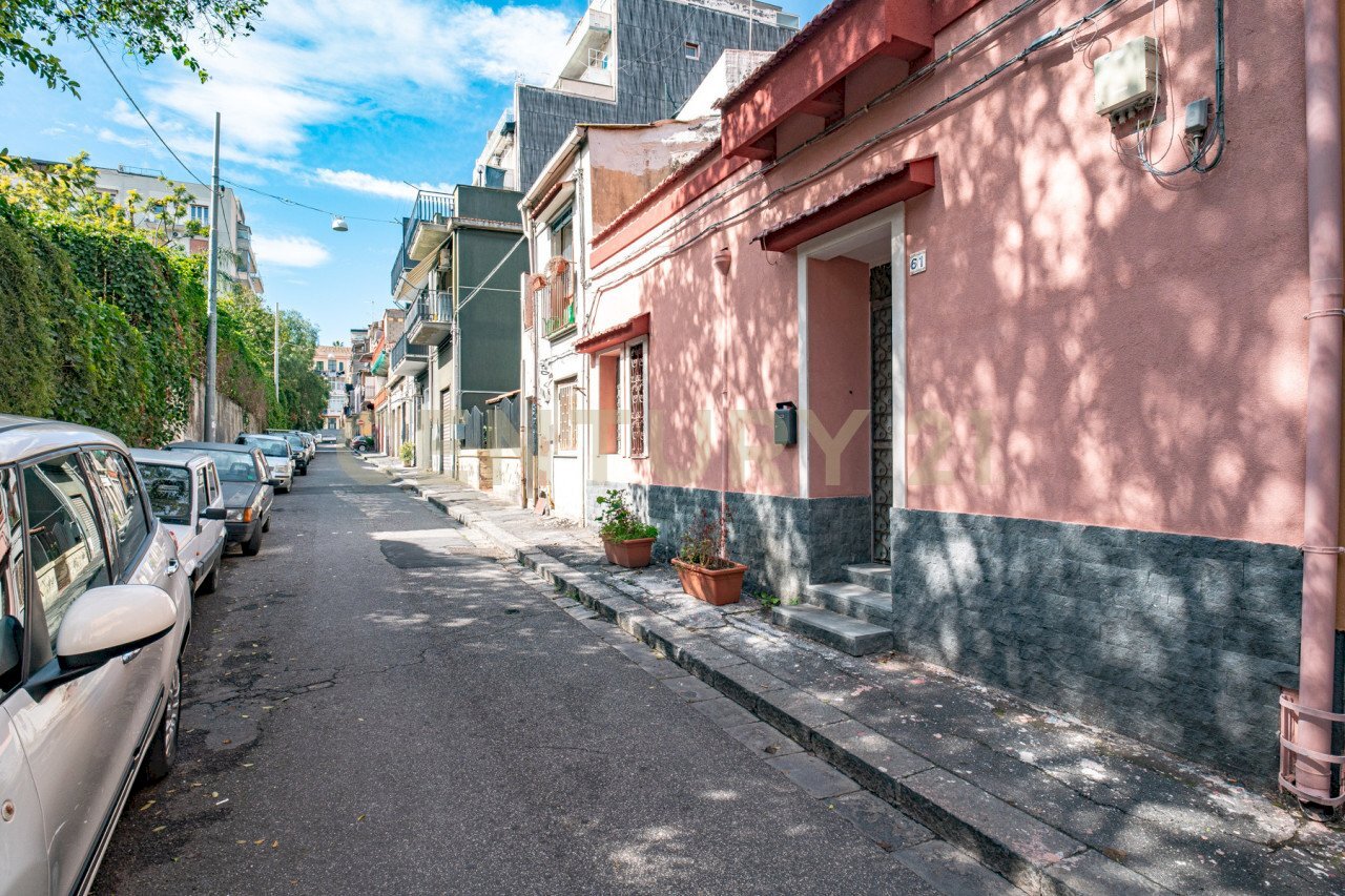 2024_02_20240228104202-835936-3.jpg - Casa indipendente Via Neri 61, Catania - foto 2