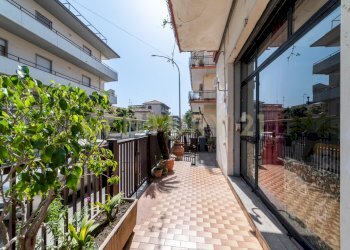 DSC00011.jpg - Commercial Premises Via Mario Rapisardi 20, Fiumefreddo di Sicilia - photo 5