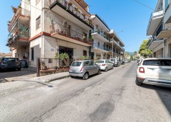 DSC00013.jpg - Commercial Premises Via Mario Rapisardi 20, Fiumefreddo di Sicilia - photo 7