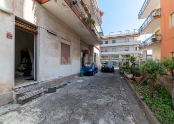 DSC00014.jpg - Commercial Premises Via Mario Rapisardi 20, Fiumefreddo di Sicilia - photo 8