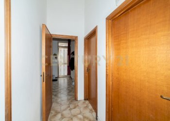 DSC00022.jpg - Commercial Premises Via Mario Rapisardi 20, Fiumefreddo di Sicilia - photo 19