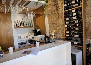 dce91e4e-97ce-49a6-b89d-1ce3303a46df.jpg - Locale Commerciale Via Porto  122, Salerno - foto 9