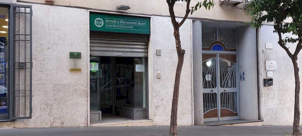 IMG-20250520-WA0014.jpg - Commercial Premises Via dei Principati 68, Salerno - photo 1