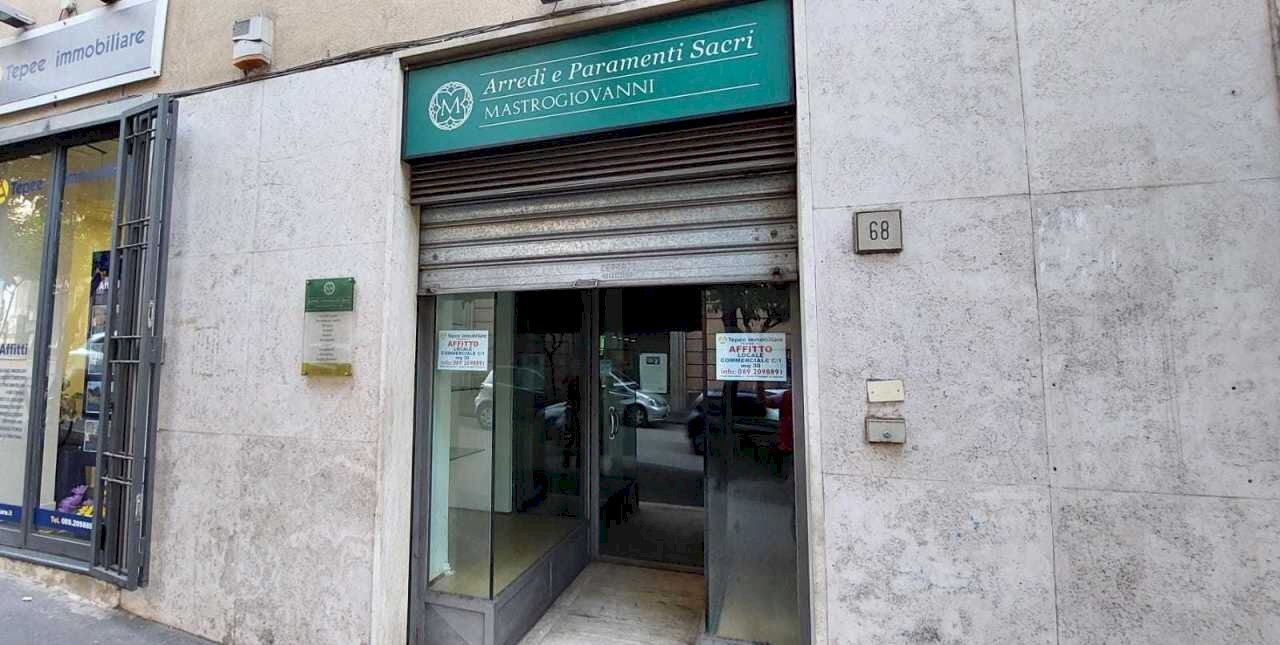IMG-20250520-WA0002.jpg - Commercial Premises Via dei Principati 68, Salerno - photo 2