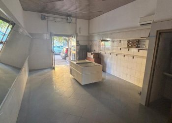 5375bab5-64c6-4bbc-91cd-813b36ec2f6d.jpg - Locale Commerciale Via Vittorio Veneto 43, Nettuno - foto 7