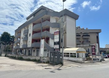 49b92402-1bfb-4ffb-90f1-13a54cf71ac4.jpg - Ufficio Via Santa Maria 160, Nettuno - foto 1