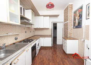 3.3 cucina.jpg - Appartamento Via Chiaravagna 5, Genova - foto 7