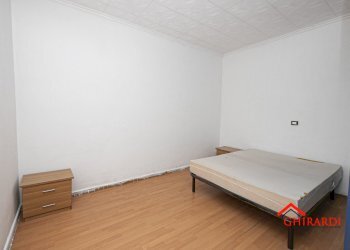 4.1 camera1.jpg - Appartamento Via Chiaravagna 5, Genova - foto 13