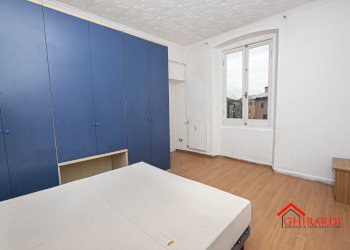 4.3 camera1.jpg - Appartamento Via Chiaravagna 5, Genova - foto 15