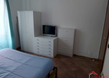 3.1 camera 1.jpg - Appartamento VIA CHIARAVAGNA 5, Genova - foto 10