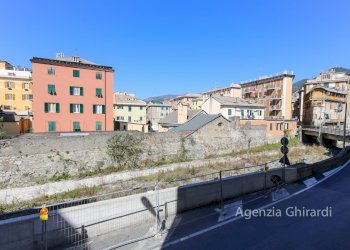 8.1 vista.jpg - Appartamento VIA CHIARAVAGNA 5, Genova - foto 24