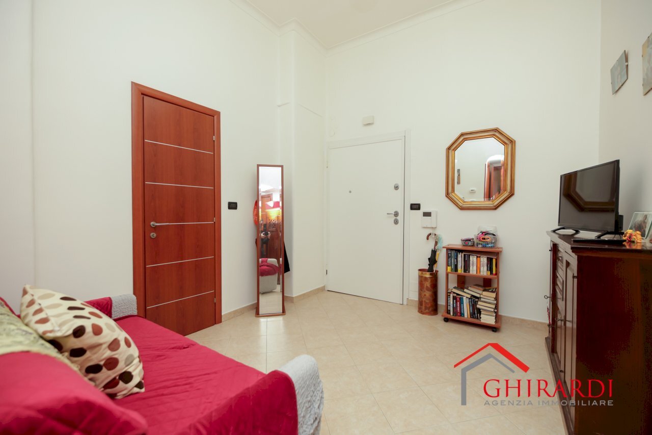 1.0 INGRESSO.jpg - Quadrilocale VIA MOLFINO  6, Genova - foto 2