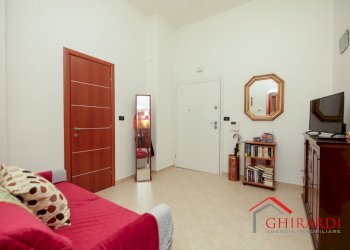 1.0 INGRESSO.jpg - Quadrilocale VIA MOLFINO  6, Genova - foto 2