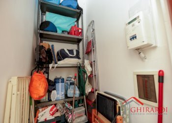 6.0 RIPOSTIGLIO.jpg - Quadrilocale VIA MOLFINO  6, Genova - foto 17