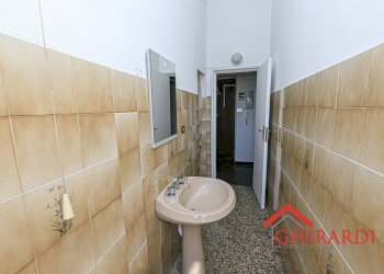 4.1 bagno.jpg - Quadrilocale VIA PIERO MARONCELLI 1, Genova - foto 15