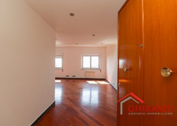 1.0 ingresso.jpg - Appartamento VIA DELL'INSURREZIONE 12A, Genova - foto 2