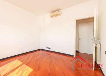 5.3 camera 2.jpg - Appartamento VIA DELL'INSURREZIONE 12A, Genova - foto 21