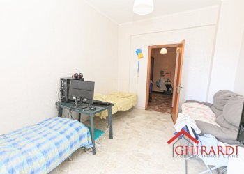 4.2 camera1.jpg - Appartamento VIA DELL'ALLORO  7, Genova - foto 12