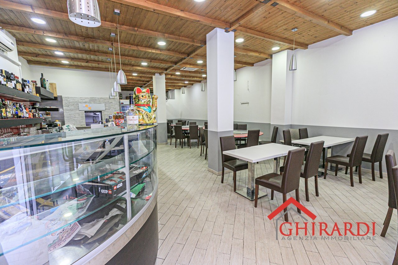 2.0 LOCALE.jpg - Commercial Premises VIA SALUCCI 13-15R, Genova - photo 1