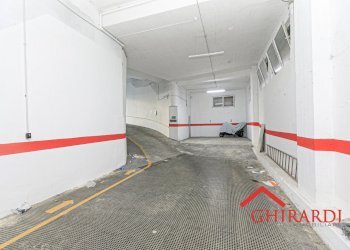 2.3 RAMPA.jpg - Box VIA CHIARAVAGNA, Genova - foto 9