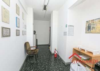1.3 INGRESSO.jpg - Ufficio VIA ERIDANIA 8, Genova - foto 5