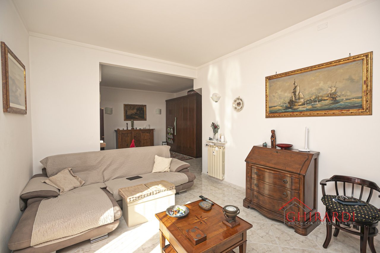 2.6 soggiorno.jpg - Appartamento Via Gian Pietro Sery 7, Genova - foto 2