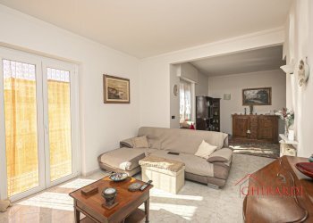 2.7 soggiorno.jpg - Appartamento Via Gian Pietro Sery 7, Genova - foto 1