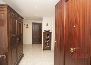 1.1 ingresso.jpg - Appartamento Via Gian Pietro Sery 7, Genova - foto 4