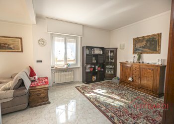 2.0 soggiorno.jpg - Appartamento Via Gian Pietro Sery 7, Genova - foto 7