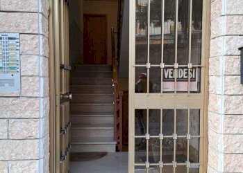 6.0 vano scala.jpg - Bilocale VIA TETTI 7, Roburent - foto 14