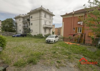 1.0 posteggio.jpg - Box Viale Villa Chiesa, Genova - foto 2