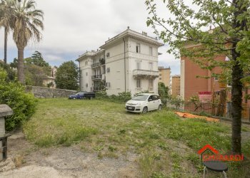 1.12 posteggio.jpg - Box Viale Villa Chiesa, Genova - foto 13