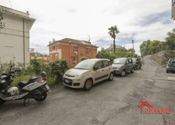 3.3 accesso.jpg - Box Viale Villa Chiesa, Genova - foto 26