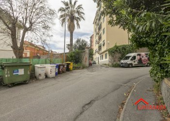 3.5 accesso.jpg - Box Viale Villa Chiesa, Genova - foto 28