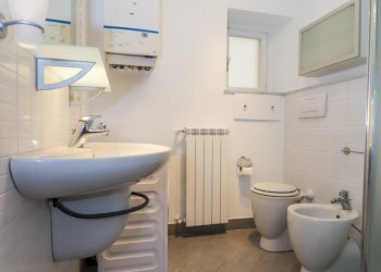 5.4 bagno1.jpg - Appartamento Via Gino Capponi 8, Genova - foto 24