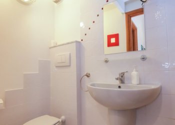 6.1 bagno2.jpg - Appartamento Via Gino Capponi 8, Genova - foto 26