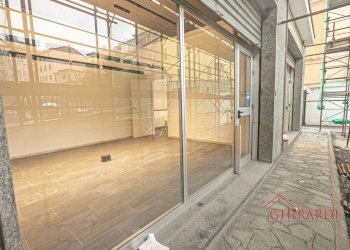 7.1 esterno.jpg - Locale Commerciale VIA ALFREDO D'ANDRADE 76R, Genova - foto 28