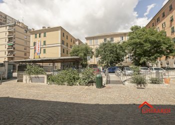 2.1 ingresso.jpg - Box Genova - foto 11