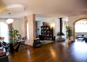 P1059835.jpg - Villa Via Passarini, Recanati - foto 20