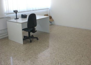 -- - Locale Commerciale VIA DEL COMMERCIO, Ancona - foto 8