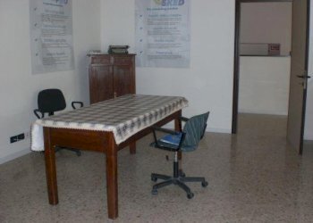 -- - Locale Commerciale VIA DEL COMMERCIO, Ancona - foto 11