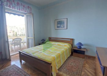 camera da letto - Trilocale Via Vallarino  54, Sanremo - foto 10