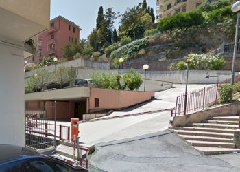 INGRESSO - Magazzino Via Pietro Agosti  195, Sanremo - foto 1